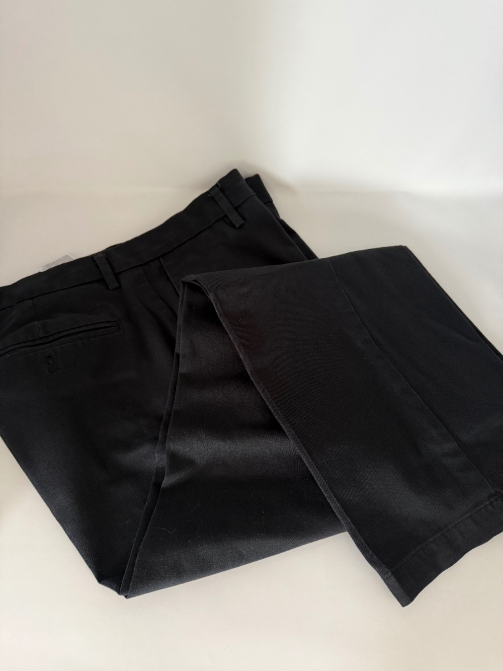 Men’s black dockers pants